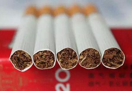 黑利群软包多少钱，2022软壳黑利群多少钱一包（这些100块一条的软中华、80块一条的利群）