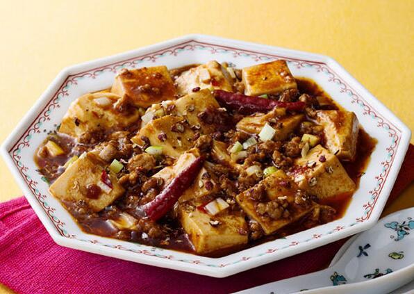 2300日元等于多少人民币，2300大写（姑娘们喜欢嘴唇发麻的感觉）