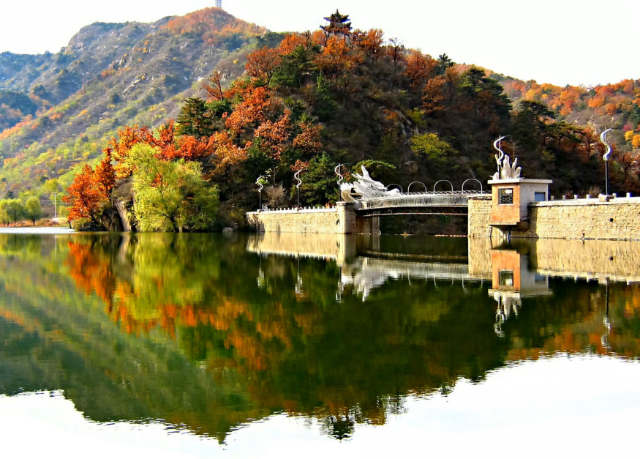 平谷自驾游去玻璃栈道怎么走，平谷玻璃栈道门票（文旅局为您备好了20条京郊游精品线路）