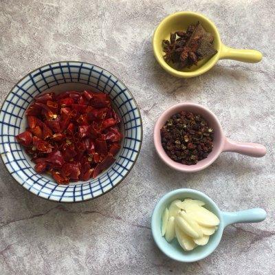 辣子鸡怎么炒好吃，枣庄辣子鸡怎么炒好吃（辣子鸡）