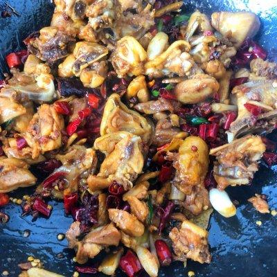 辣子鸡怎么炒好吃，枣庄辣子鸡怎么炒好吃（辣子鸡）