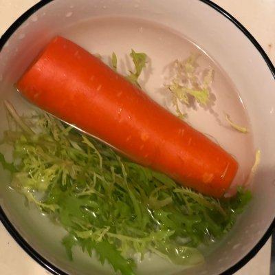 苦菊沙拉的做法，苦菊凉拌沙拉酱的做法（人像沙拉<创意菜>）