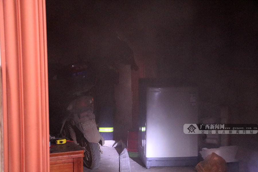 上思家电维修几点开门 注意用电安全！一村民家中冰箱突然着火 浓烟呛人