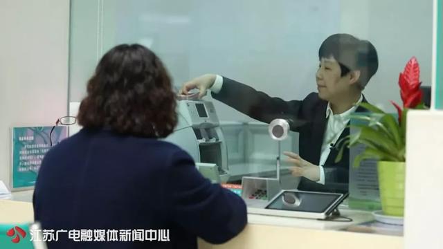 怎么数钱比较快，怎么数钱数的快（“听音点钞”神技居然真的存在）