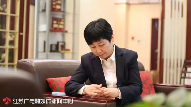 怎么数钱比较快，怎么数钱数的快（“听音点钞”神技居然真的存在）