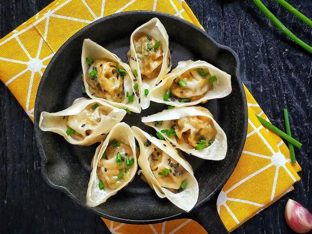 国槐花、洋槐花和红槐花三者的区别，洋槐和槐花有什么区别（槐花分三种，只有一种能吃）