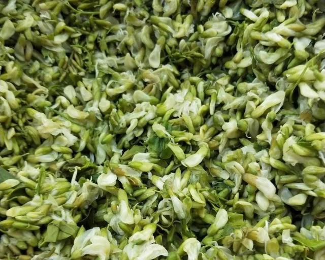 国槐花、洋槐花和红槐花三者的区别，洋槐和槐花有什么区别（槐花分三种，只有一种能吃）