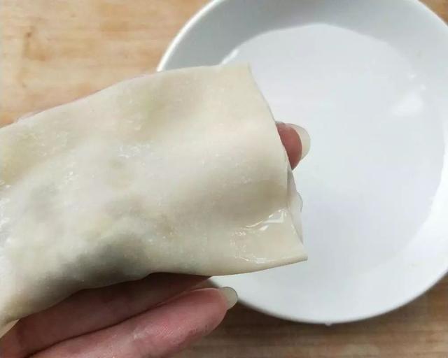 国槐花、洋槐花和红槐花三者的区别，洋槐和槐花有什么区别（槐花分三种，只有一种能吃）