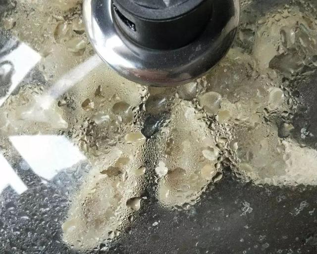 国槐花、洋槐花和红槐花三者的区别，洋槐和槐花有什么区别（槐花分三种，只有一种能吃）