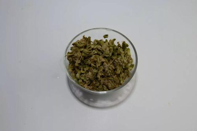 国槐花、洋槐花和红槐花三者的区别，洋槐和槐花有什么区别（槐花分三种，只有一种能吃）