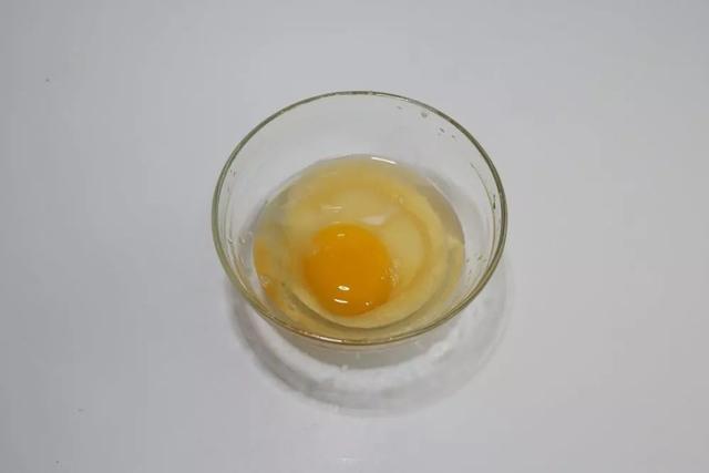 国槐花、洋槐花和红槐花三者的区别，洋槐和槐花有什么区别（槐花分三种，只有一种能吃）