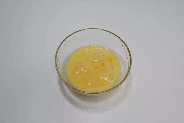 国槐花、洋槐花和红槐花三者的区别，洋槐和槐花有什么区别（槐花分三种，只有一种能吃）