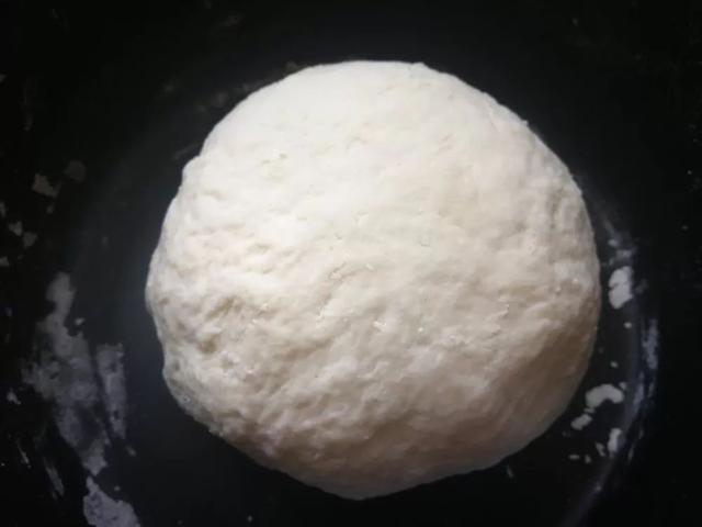 国槐花、洋槐花和红槐花三者的区别，洋槐和槐花有什么区别（槐花分三种，只有一种能吃）