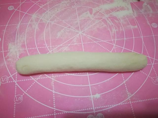 国槐花、洋槐花和红槐花三者的区别，洋槐和槐花有什么区别（槐花分三种，只有一种能吃）