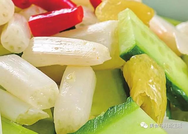 凉拌泡藕带怎么做，凉拌泡藕带怎么做窍门（让你一吃就上瘾）