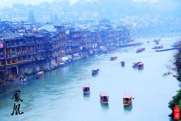 凤凰古城在哪里，边城凤凰古城在哪里（迷醉在沈从文的湘西边城）