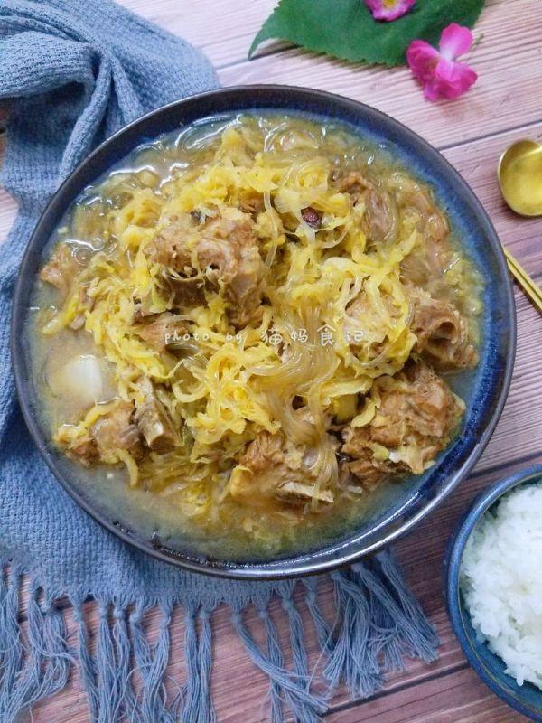 東北酸菜粉條肉的做法,東北正宗酸菜肉燉粉條(東北菜)