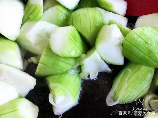 女人美白润肤食谱，美白润肤食谱（许多润肤营养液是从它身上提取精华）