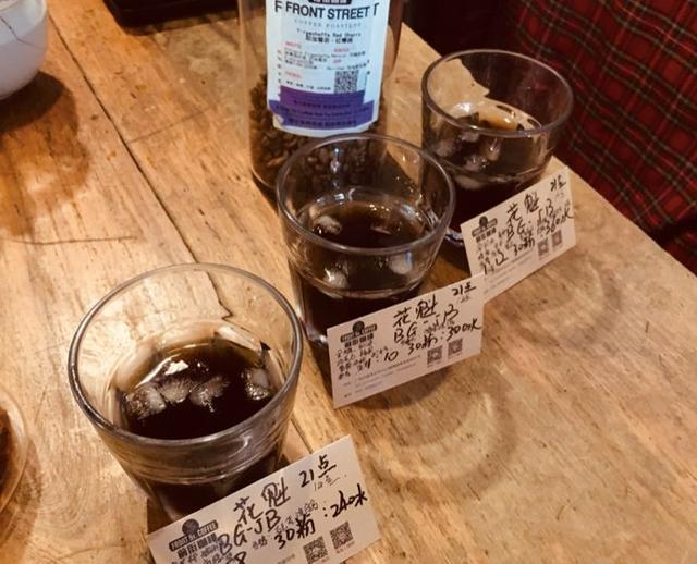 冷萃咖啡怎么冲，冷萃咖啡可以热水泡吗（在家可以轻松制作的冷萃咖啡——冷泡咖啡要怎么泡）