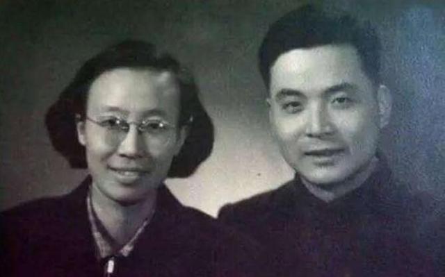 邓稼先的故事，邓稼先的故事100字（邓稼先与许鹿希的旷世爱情看哭众网友）