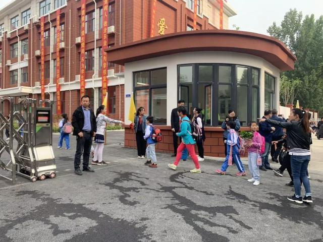 柳杨画法,杨柳,怎么画(济宁高新区柳杨小学新校园启用)