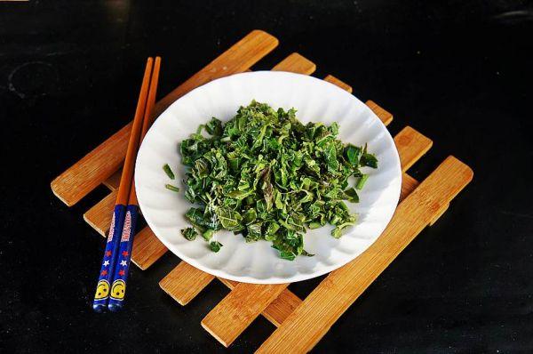 香椿怎么凉拌好吃，香椿凉拌好吃还是炒鸡蛋好吃（凉拌香椿）