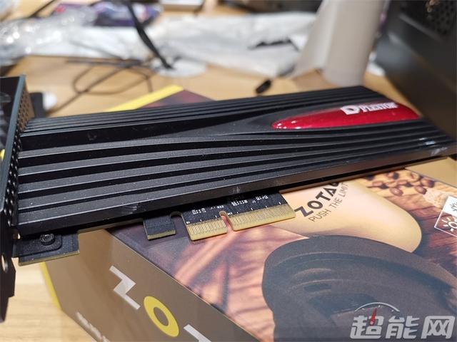 电脑固态硬盘在哪里，在电脑上怎样查看固态硬盘（怎么判断电脑里面的是不是固态硬盘）