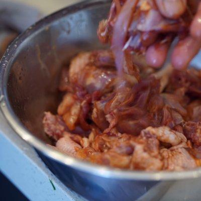 粤菜焖鹅的做法，粤式焖鹅的做法大全（广州人都喜欢吃的栗子焖鸡）