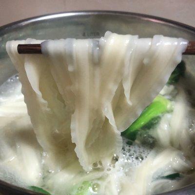 油泼面的家常做法最简单的方式，油泼面的做法家常做法食材（简易油泼面）