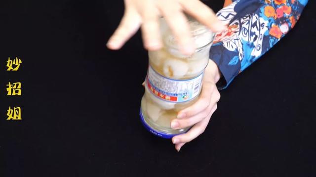 罐子打不开要怎么办，密封罐打不开怎么办（原来罐头瓶盖上有一个小机关）