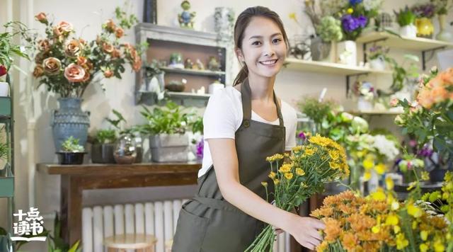 女人一定要有钱，女人为什么一定要有钱（但女人一定要有钱）