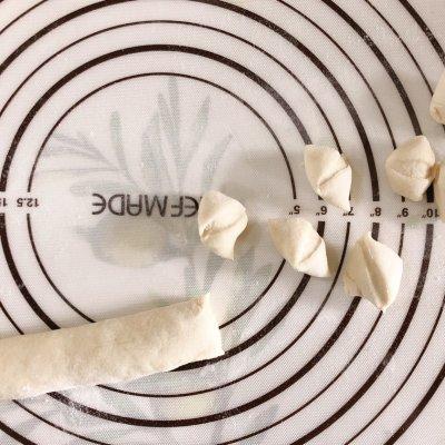 韭菜鸡蛋饺子的做法，海米韭菜饺子馅的做法（韭菜鸡蛋水饺）