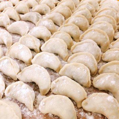 韭菜鸡蛋饺子的做法，海米韭菜饺子馅的做法（韭菜鸡蛋水饺）