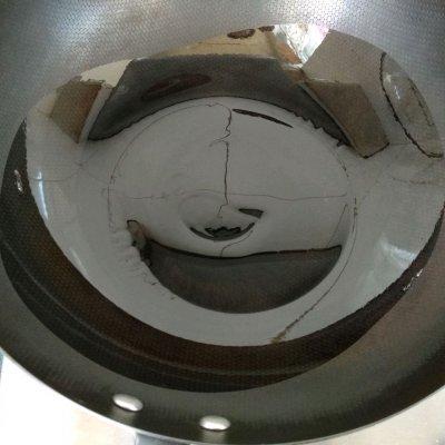 新疆大盘鸡，新疆大盘鸡（新疆大盘鸡发源地）