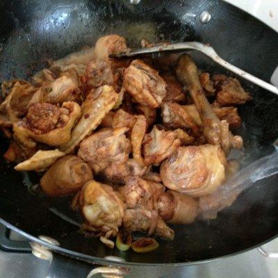 新疆大盘鸡，新疆大盘鸡（新疆大盘鸡发源地）