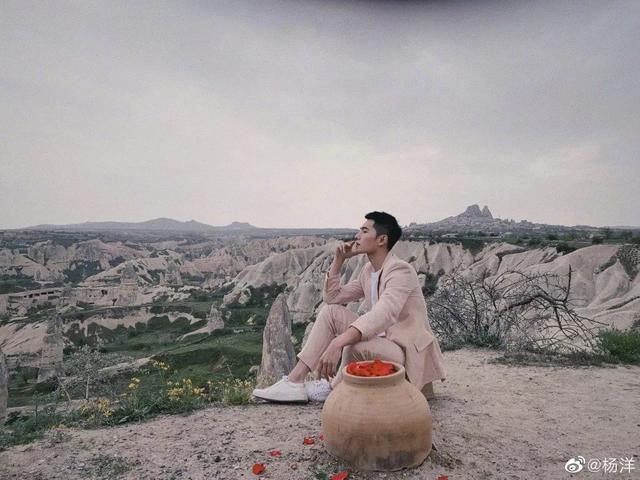 杨洋唯美好看帅气图片，杨洋帅气图片高清（杨洋真的只是换了个发型）