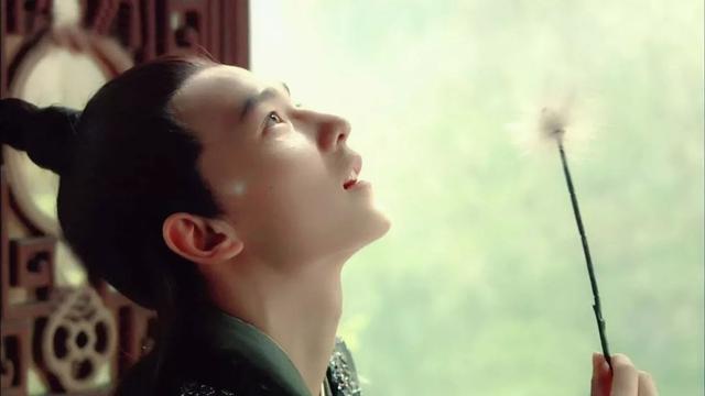 杨洋唯美好看帅气图片，杨洋帅气图片高清（杨洋真的只是换了个发型）