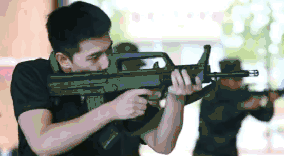 杨洋唯美好看帅气图片，杨洋帅气图片高清（杨洋真的只是换了个发型）