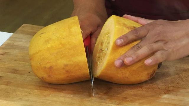 金丝玉米面条汤的配制做法，金丝玉米面条汤的配制做法窍门（今日菜谱《金丝拌面》）