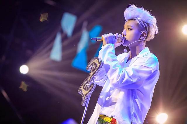 有范儿 英文怎么写，范儿英文谐音（黄子韬的口头禅swag啥意思）