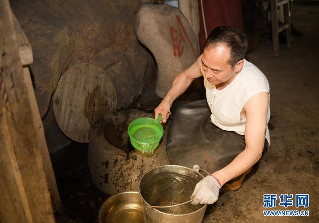 龙泉宝剑厂，龙泉宝剑厂与火大师简介（探访龙泉宝剑厂传承2500多年的铸造技艺）