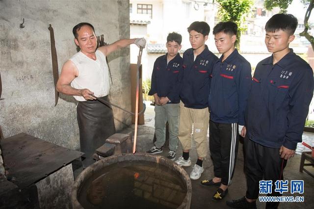 龙泉宝剑厂，龙泉宝剑厂与火大师简介（探访龙泉宝剑厂传承2500多年的铸造技艺）