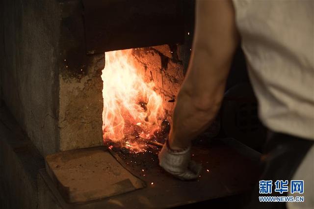 龙泉宝剑厂，龙泉宝剑厂与火大师简介（探访龙泉宝剑厂传承2500多年的铸造技艺）