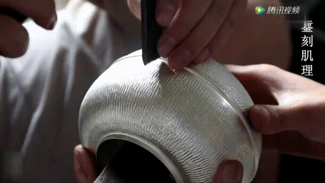 用银杯子喝水的好处与坏处，银杯子喝水的好处与坏处（用“银壶”喝水的人为什么长寿）