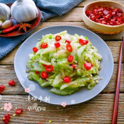 西瓜皮怎么凉拌最好吃，#爽口凉菜，开胃一夏