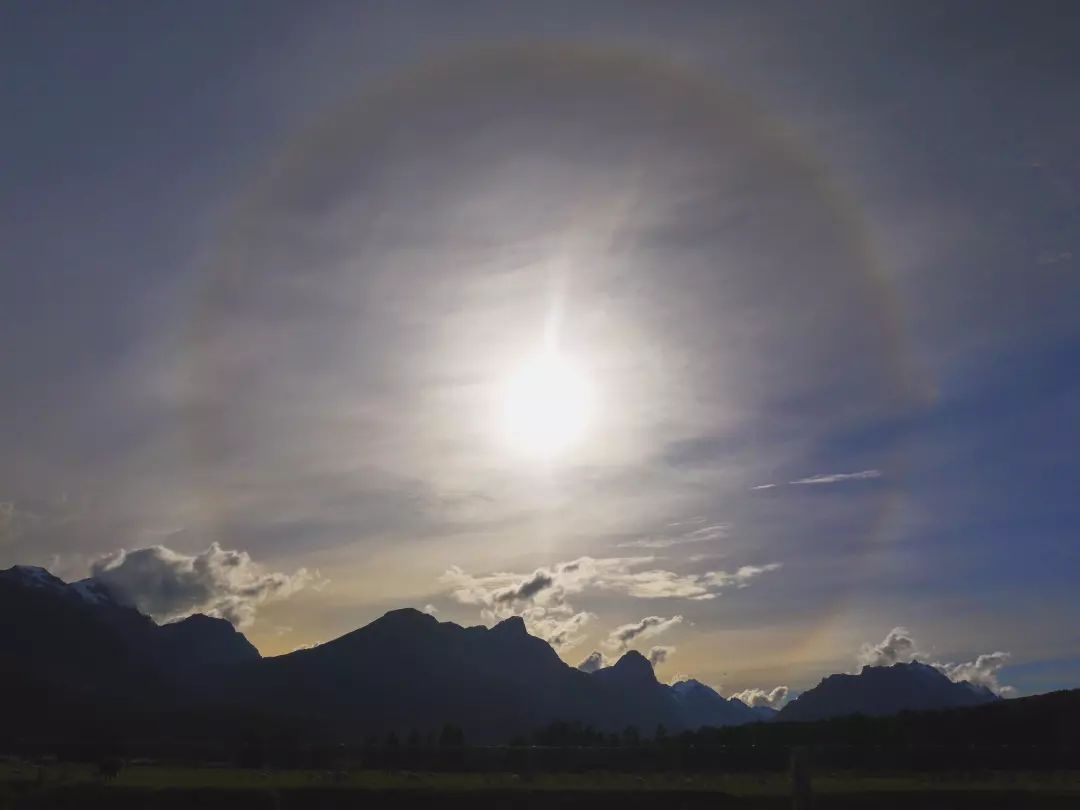城市热岛效应是指城市中的气温明显高于，城市热岛效应是指城市中的气温明显（这边清新自然）