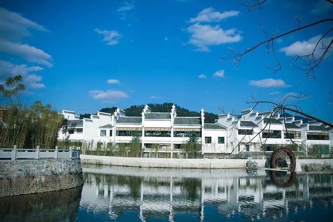 城市热岛效应是指城市中的气温明显高于，城市热岛效应是指城市中的气温明显（这边清新自然）