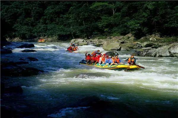 城市热岛效应是指城市中的气温明显高于，城市热岛效应是指城市中的气温明显（这边清新自然）