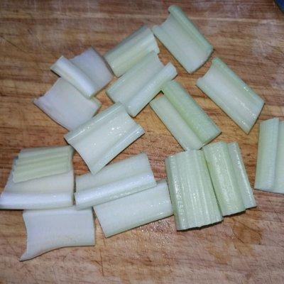 椰香咖喱鸡怎么弄，椰香咖喱鸡块（东南亚椰香咖喱鸡）