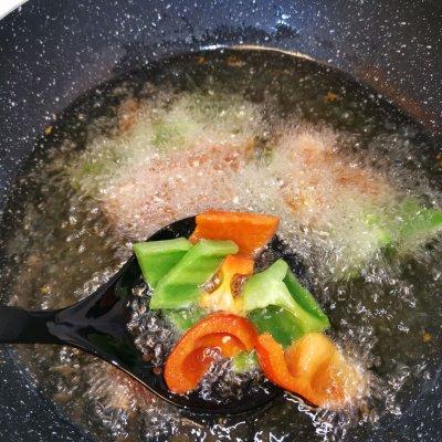 椰香咖喱鸡怎么弄，椰香咖喱鸡块（东南亚椰香咖喱鸡）